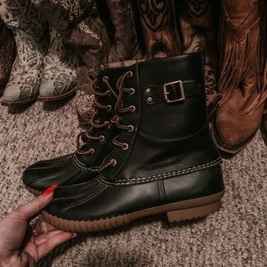 Black duck boots